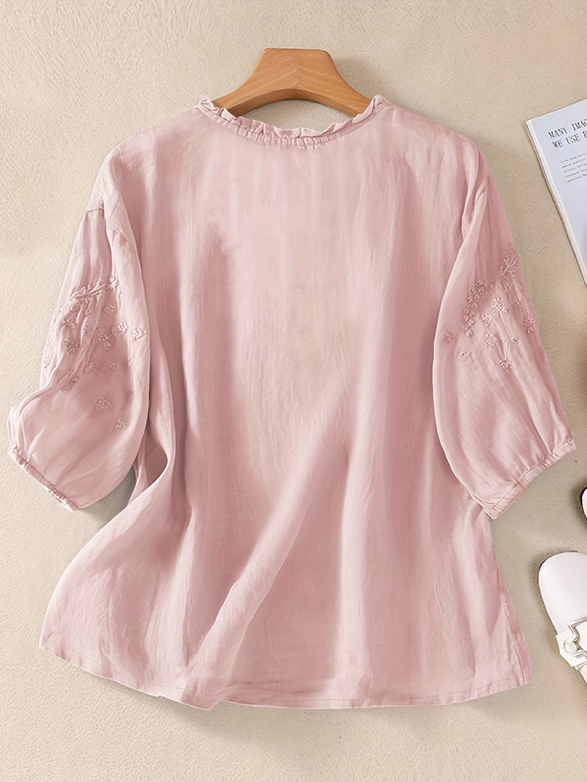 Éléna™ — Blouse brodée élégante en lin mélangé